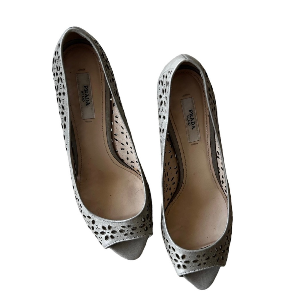Prada Milano Decolte Powder Perforated Heels Pumps - Picture 4 of 12